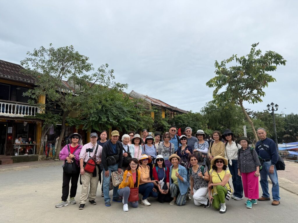 綠緣文藝：真善美的越南之旅 (作者:蕭智綺，編輯:李守真，尹立樺）